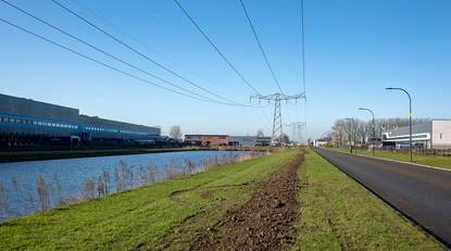 Elektriciteitsnet bij industrieterreinen van Brabant, De Grote Oogst. De Haven-Waalwijk.